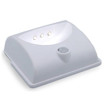 Tri-Lynx White 3-LED Light with Motion Sensor